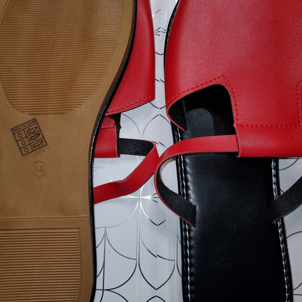 Red Women's Slide Sandals - Sleek Casual Comfort - Picture 3 of 4